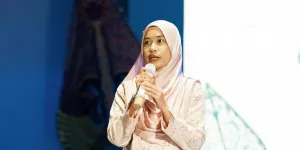 Potret Aishah Prastowo Penerima Beasiswa yang Lulus S3 di Oxford, Putuskan Jadi Guru SMA