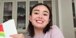 Potret Amanda Manopo Bikin Ketawa, Usai Review Tas Mini Kini Pamer Camilan Jumbo