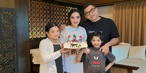 Potret Anang dan Ashanty di Ubud Niatnya Mau Honeymoon Tapi Arsy dan Arsya Ngintil, Happy Dapat Surprise di Hari Ibu