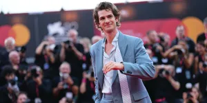 Potret Andrew Garfield di Venice Film Festival 2025, Tampil Stylish untuk Film 'AFTER THE HUNT'