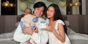 Potret Angga Yunanda dan Shenina Rayakan 3 Bulan Usia Anak, Tutupi Wajah Bayi