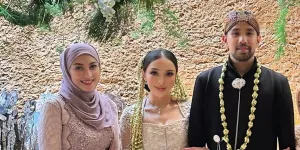 Potret Anissa Hapsari di Pernikahan Amanda Zahra Sang Sepupu, Sekeluarga Cantik