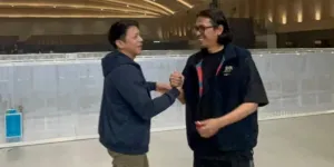 Potret Ariel Tetap Datang Meski Konser Reuni Peterpan Ditunda, Dukung Sahabat Lama