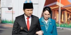 Potret Arumi Bachsin Dampingi Emil Dardak di Upacara Hari Lahir Pancasila, Tampil Berwibawa