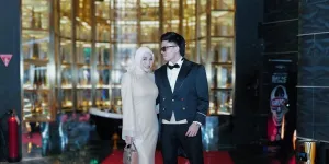 Potret Aurel Hermansyah dan Suami di Ultah Dokter Richard Lee, Bak Pasangan Film Bollywood