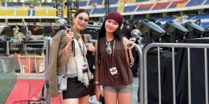 Potret Ayu Ting Ting dan Bilqis Nonton Konser BTS di Busan, Gayanya Kompak