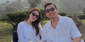 Potret Ayu Ting Ting Liburan Bareng Keluarga di Kebun Teh, Kevin Gusnadi Ikut
