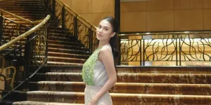 7 Potret Azizah Salsha Tampil di JFW 2025, Gaya Jalannya Jadi Sorotan