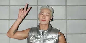 Potret Baekho Berangkat ke Bali Buat Waterbomb, Rambut Kembali Hitam