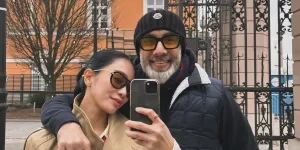 Potret Bunga Zainal dan Suami, Ucapkan Ulang Tahun Penuh Cinta