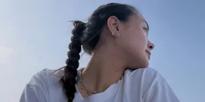 Potret Caitlin Halderman Diving di Pulau Pramuka, Nikmati Keindahan Laut