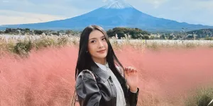 7 Potret Cantik Anissa Aziza Liburan ke Jepang Bareng Bestie, Nikmati Keindahan Alam