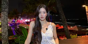 Potret Cantik Kwon Eunbi di Waterbomb Festival Bali 2025 Day 2