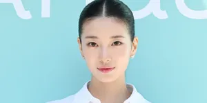 Potret Cantik Suzy di Event Brand Skincare, Visualnya Bening Banget