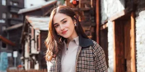 Potret Cantik Syifa Hadju Pakai Hijab, Tersipu Saat Diminta Tunjukkan Cincin