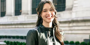 Potret Cantik Yasmin Napper Saat Hangout di New York