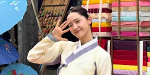 Potret Cantik Yoona Girls Generation Pakai Hanbok dari Masa ke Masa