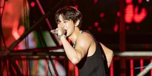 Potret Chanyeol EXO Pakai 'Kutungan' di Waterbomb Bali, Bikin Suasana Panas