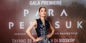 Potret Cinta Laura di Premiere PARA PERASUK, Bangga Sebagai Executive Producer