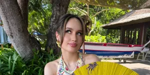 Potret Cinta Laura Quality Time Bareng Orang Tua di Bali, Balik Jadi Anak Kecil