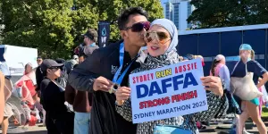 Potret Daffa Wardhana Dapat Dukungan Marini Zumarnis di Sydney Marathon, Finish Strong 42 Km