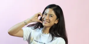 Potret Dapur Rumah Dian Sastrowardoyo, Modern dan Hangat