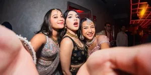 Potret Davina Karamoy Curi Perhatian di Pesta Diwali, Cantik Pakai Busana Hitam Glamor