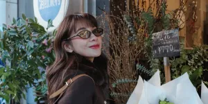 Potret Dinda Kirana Menikmati Momen Main ke Curug Leuwi