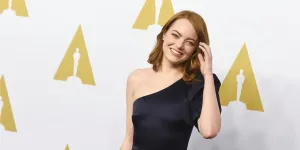 Potret Emma Stone yang Akan Membintangi Film 'KINDS OF KINDNESS', Kolaborasi dengan Yorgos Lanthimos