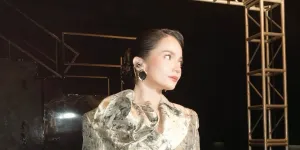 7 Potret Enzy Storia di Indonesian Television Awards 2025, Tampil Memukau Auranya Terpancar