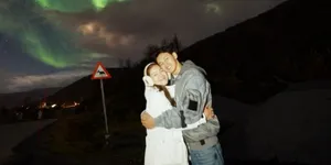 Potret Felicya Angelista & Hito Caesar Takjub Lihat Aurora di Norwegia