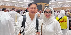 Potret Fitri Carlina Jalani Ibadah Umrah Bareng Suami, Bersyukur Bisa Tinggal Dekat Tanah Suci