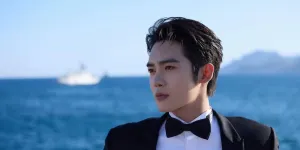 9 Potret Ganteng Yu Shi, Visualnya Curi Perhatian