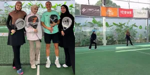Potret Gaya Dhini Aminarti dan Fitri Tropica Main Padel, Tetap Sopan Berhijab Syar'i