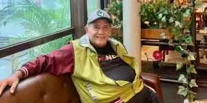 Potret Harry De Fretes Banting Stir Jualan Bubur Ayam, Terjun Langsung ke Dapur