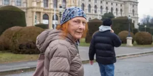 Potret Ibu Luna Maya Ikut ke Austria, Bahagia Pulang Kampung