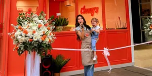 Potret Jennifer Coppen Soft Opening Toko Chewy’s, Berawal dari Duka