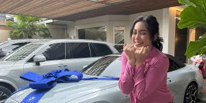 Potret Jessica Iskandar Pamer Mobil Baru, Harga Miliaran