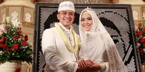 Potret Kebahagiaan Oki Setiana Dewi dan Rio - Resmi Menikah