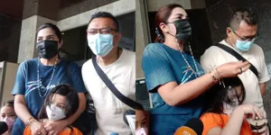 Potret Keluarga Ashanty dan Anang Hermansyah Keluar dari Karantina di Hotel Setelah Liburan di Dubai