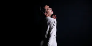 Potret Kim Hawt, Sahabat Mendiang Vanessa Angel yang Punya Gaya Nyentrik - Ngaku Pernah Jadi PSK