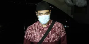 Potret Kondisi Terbaru Ferry Irawan yang Sedang Sakit, Sudah Mulai Keluar Rumah