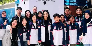 Potret Kris Dayanti Sebelum ke China untuk Tanding Wushu, Salim ke Ibu & Peluk Anak-Anak