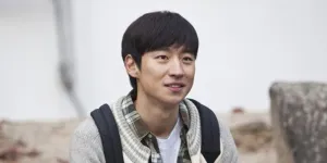 Potret Lee Je Hoon di 'ARCHITECTURE 101' Jadi Mahasiswa di Usia 28