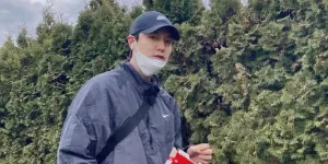 Potret Lee Min Ho Liburan, Serasa Jalan-jalan Bareng Ayang