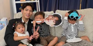 Potret Lucu Saat Na Daehoon Bikin Sarapan Buat Anak-Anak, Eunho Gak Sabar