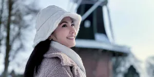 Potret Maudy Koesnaedi Liburan ke Belanda di Tengah Cuaca Terdingin, Bikin Mager Kemulan 