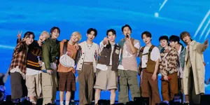 Potret Member SEVENTEEN Botak, Siap Hiatus Grup Buat Jalani Wajib Militer