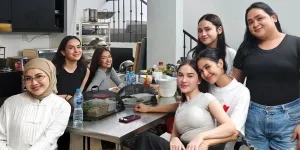Potret Mikha Tambayong Kumpul Bareng Sahabat, Jenguk Baby Kaia - Makan Bakso Buatan Steffi Zamora