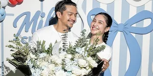 Potret Mikha Tambayong Rayakan 32 Tahun Bertema Padel Bareng Deva Mahenra